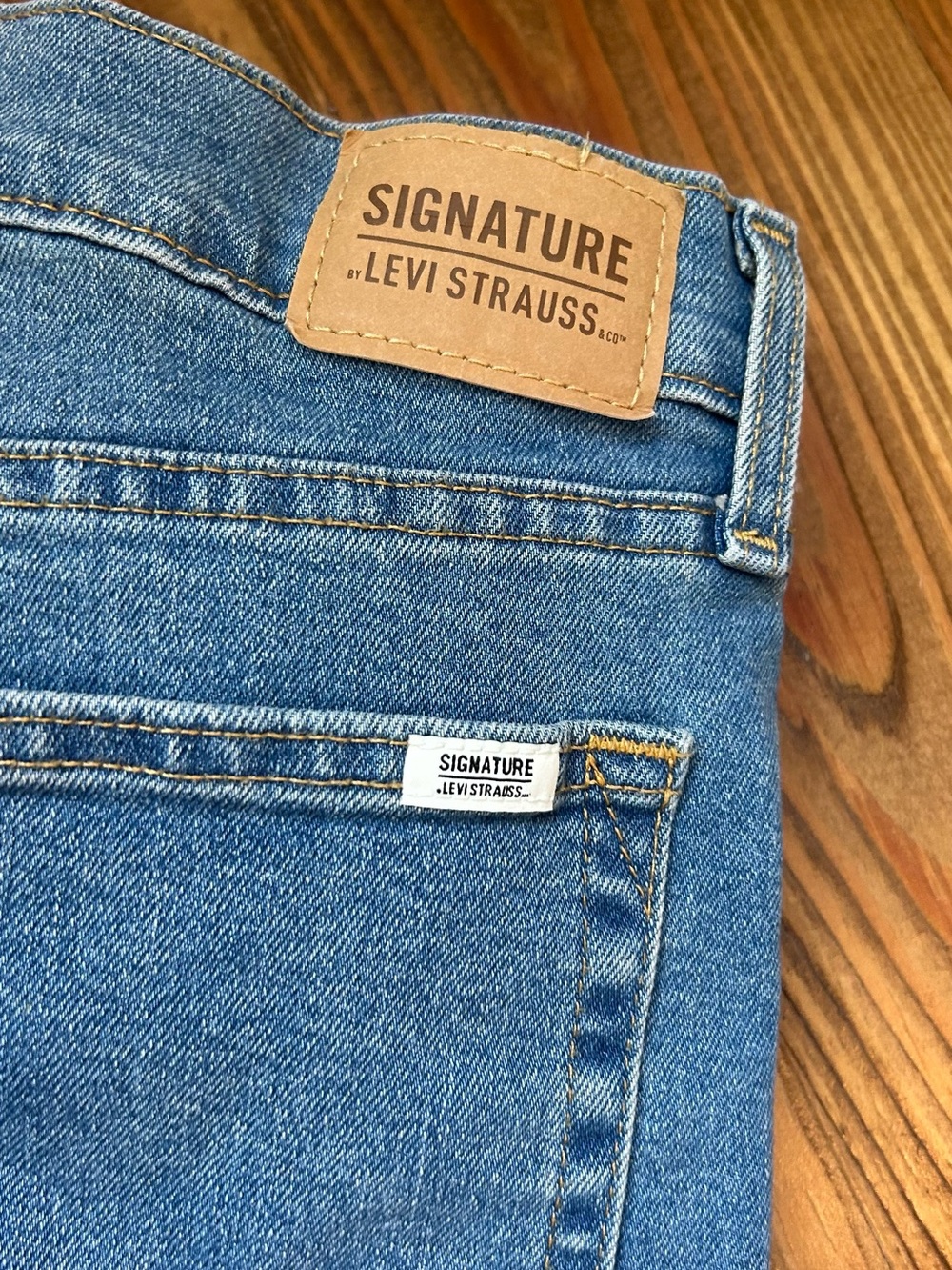 Signature by Levi Strauss Light Blue Wide-Leg Jeans - Picture 6 of 6